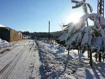 La tormenta Windy cubre las carreteras de nieve